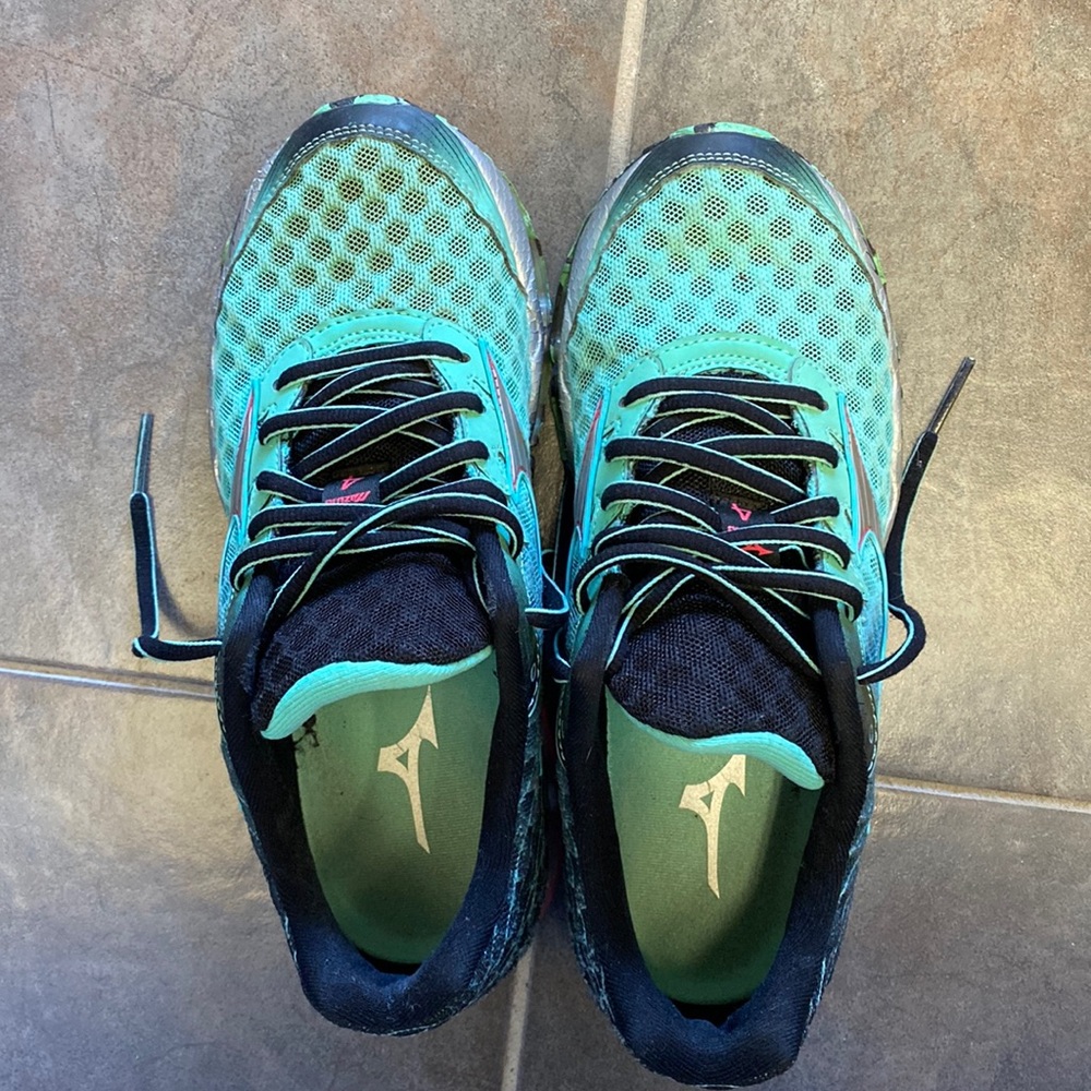 Running sneakers